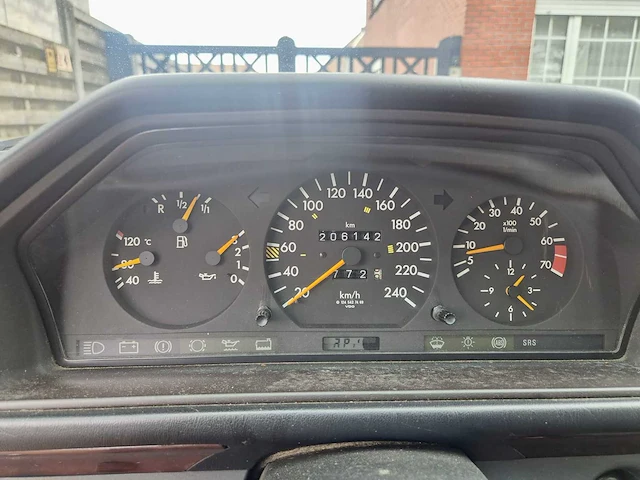 1994 mercedes 220 oldtimer - afbeelding 11 van  26