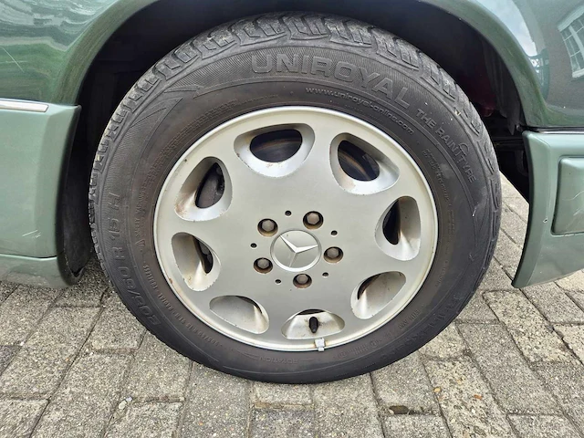 1994 mercedes 220 oldtimer - afbeelding 17 van  26