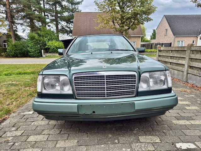 1994 mercedes 220 oldtimer - afbeelding 12 van  26