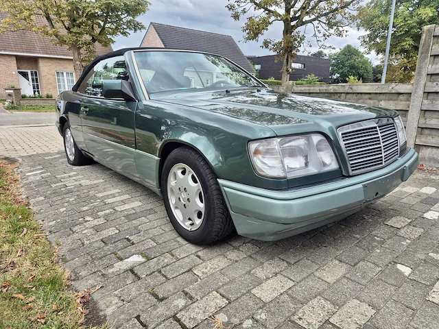 1994 mercedes 220 oldtimer - afbeelding 20 van  26