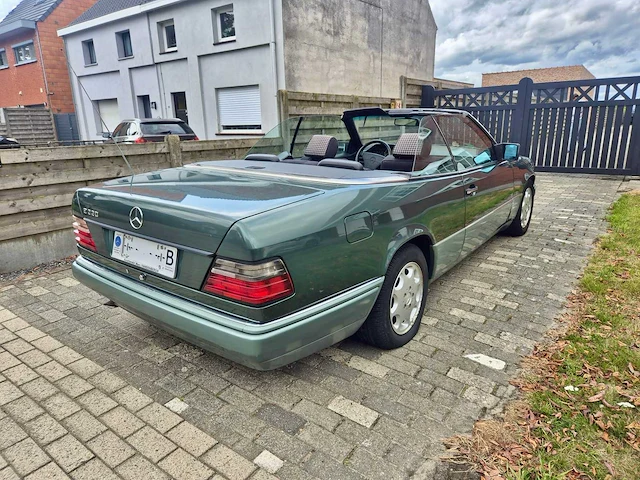 1994 mercedes 220 oldtimer - afbeelding 22 van  26