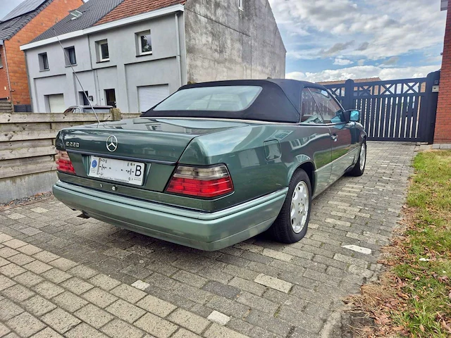 1994 mercedes 220 oldtimer - afbeelding 24 van  26