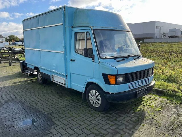 1994 mercedes-benz 308 dp oldtimer foodtruck - afbeelding 1 van  52