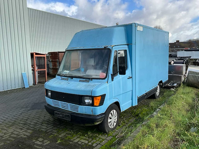 1994 mercedes-benz 308 dp oldtimer foodtruck - afbeelding 38 van  52