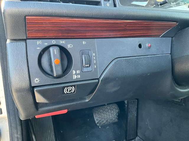 1994 mercedes-benz stationwagen e250 oldtimer personenauto - afbeelding 6 van  25