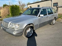 1994 mercedes-benz stationwagen e250 oldtimer personenauto - afbeelding 1 van  25
