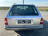1994 mercedes-benz stationwagen e250 oldtimer personenauto - afbeelding 22 van  25