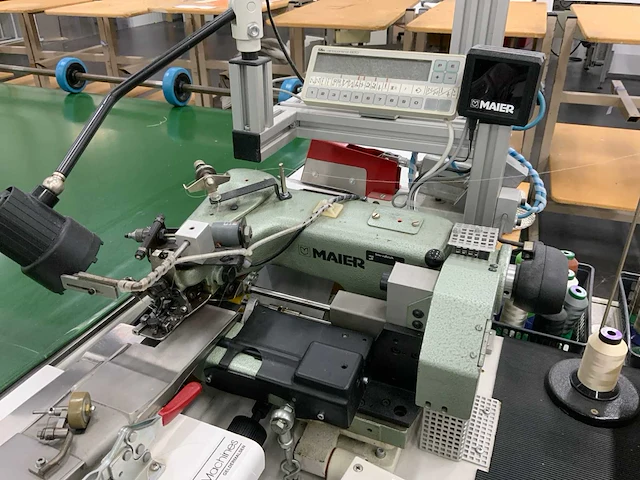 1994 rotox ia 390 automatische stoffen snij- en afboordmachine - afbeelding 8 van  17