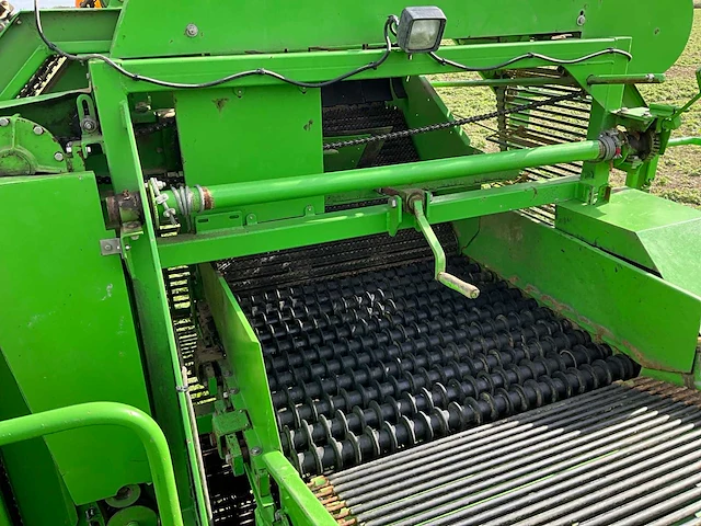 1995 avr 230b tweerijige aardappelrooier - afbeelding 30 van  42