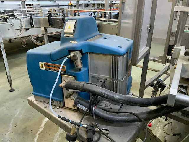 1995 langguth 4600 doppen- en etiketten machine - afbeelding 8 van  18