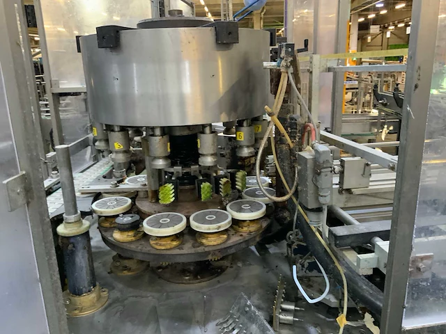 1995 langguth 4600 doppen- en etiketten machine - afbeelding 9 van  18