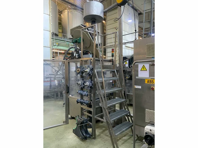 1995 langguth 4600 doppen- en etiketten machine - afbeelding 12 van  18