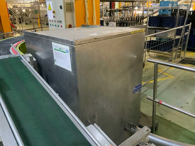 1995 langguth 4600 doppen- en etiketten machine - afbeelding 14 van  18