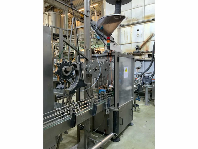 1995 langguth 4600 doppen- en etiketten machine - afbeelding 18 van  18