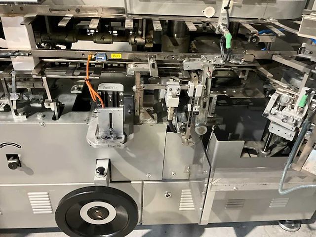 1996 cam av x120 dozensluitmachine - afbeelding 3 van  23