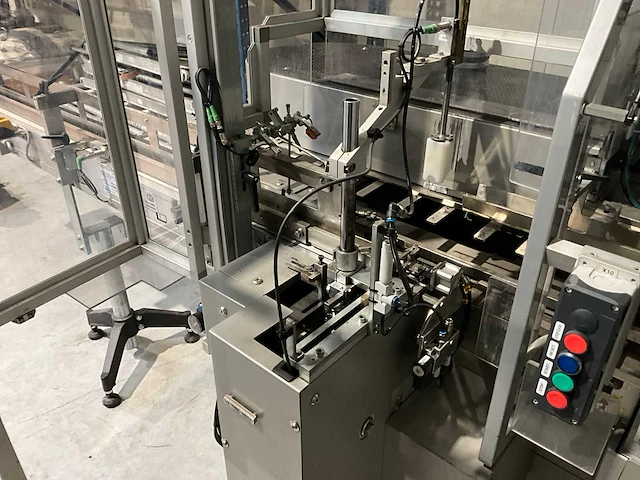 1996 cam av x120 dozensluitmachine - afbeelding 8 van  23