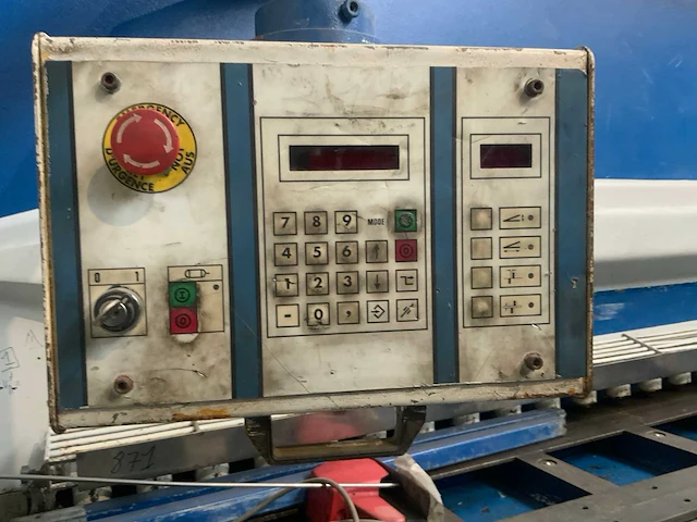 1996 hako psx 6006 cnc hydraulische guillotineschaar - afbeelding 6 van  6