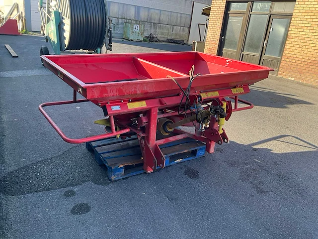 1996 lely kunstmeststrooier - afbeelding 7 van  8