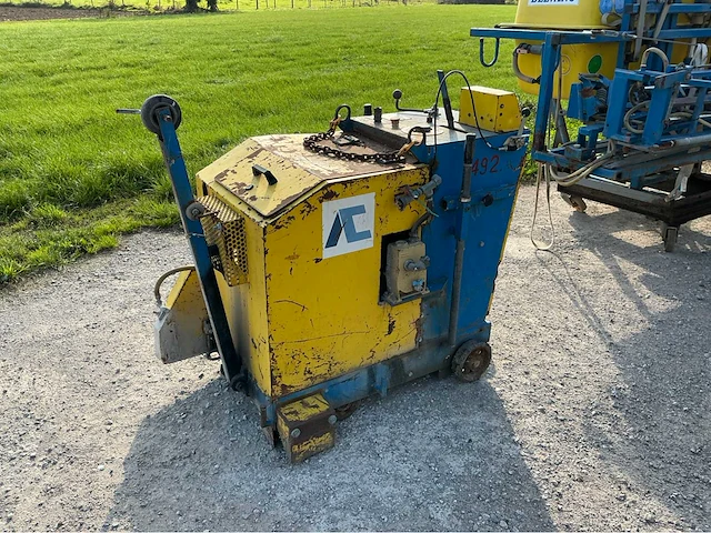1996 lunzen beton zaagmachine - afbeelding 5 van  12