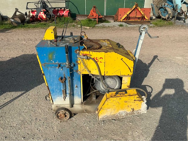 1996 lunzen beton zaagmachine - afbeelding 1 van  12
