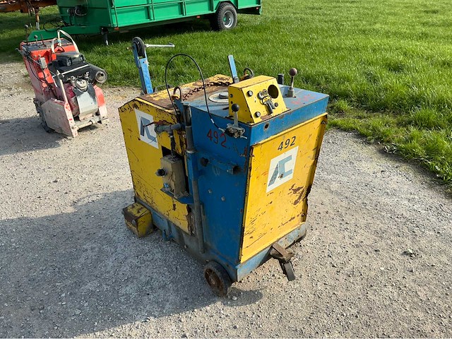 1996 lunzen beton zaagmachine - afbeelding 6 van  12
