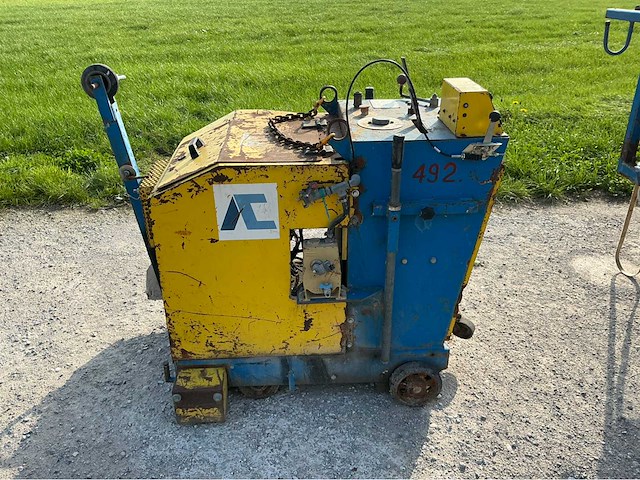 1996 lunzen beton zaagmachine - afbeelding 11 van  12
