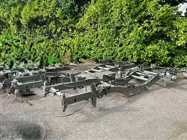1996 mercedes unimog chassis (2x) - afbeelding 1 van  6