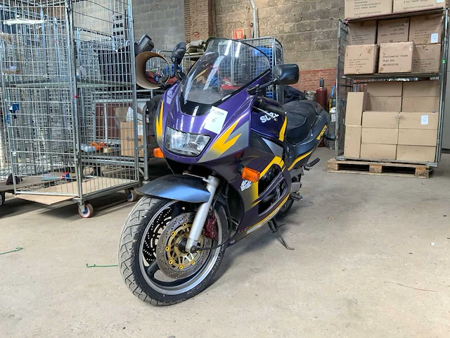 1996 suzuki rf 9002 gt73a motorfiets - afbeelding 1 van  13