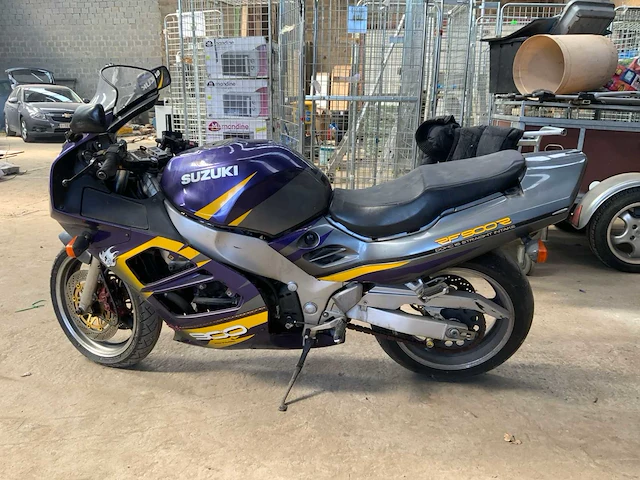 1996 suzuki rf 9002 gt73a motorfiets - afbeelding 11 van  13