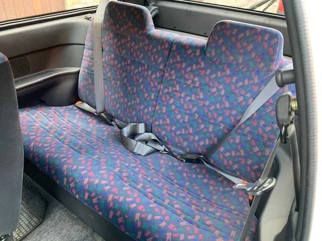 1996 suzuki swift personenauto - afbeelding 9 van  10