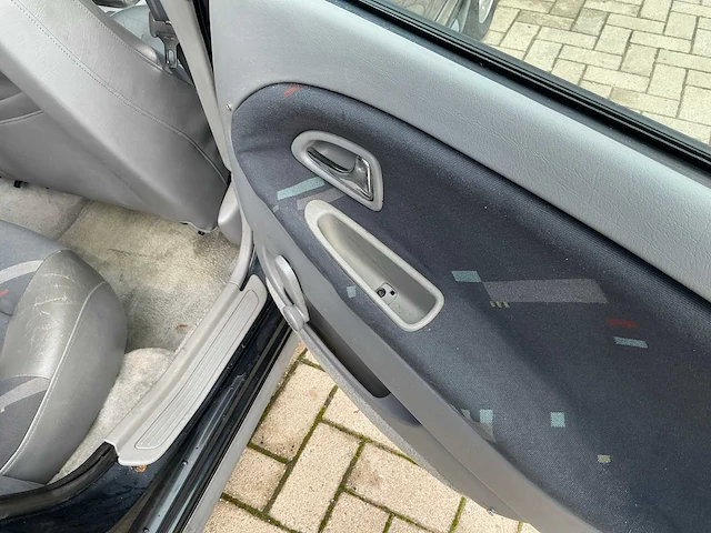 1996 volvo v40 personenauto - afbeelding 32 van  46