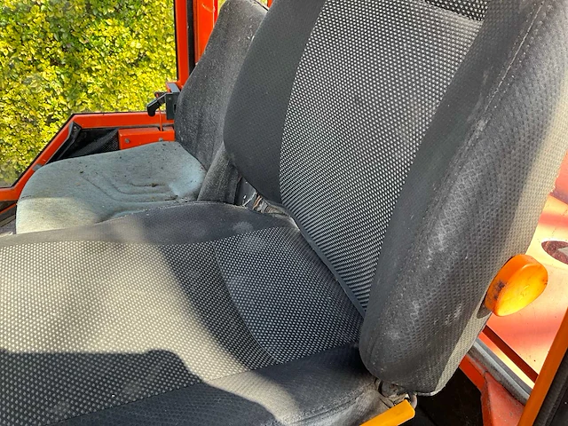 1997 holder c300 werktuigdrager - afbeelding 32 van  39