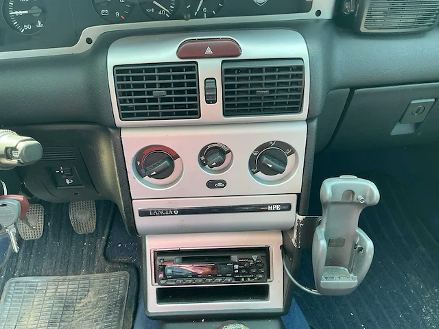 1997 lancia delta personenauto - afbeelding 17 van  50