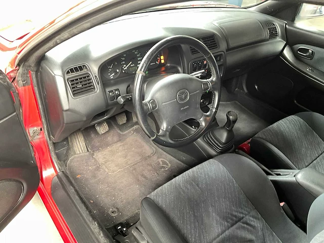 1998 - mazda 323f - personenauto - afbeelding 16 van  34