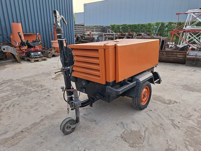 1998 atlas copco xas 55 mobiele perslucht compressor - afbeelding 1 van  6