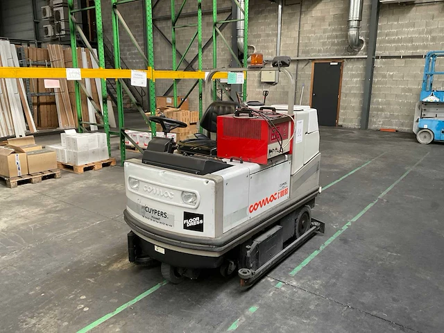 1998 comac c100bs zelfrijdende veegmachine - afbeelding 8 van  13