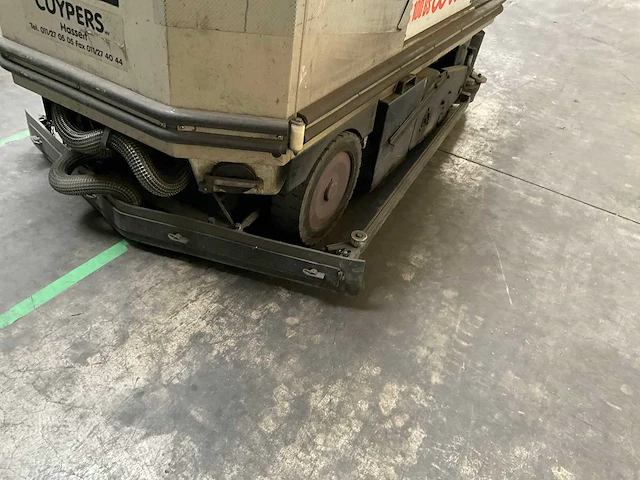 1998 comac c100bs zelfrijdende veegmachine - afbeelding 13 van  13