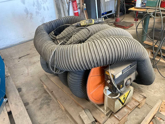 1998 d20 overige garage inventaris - afbeelding 1 van  5