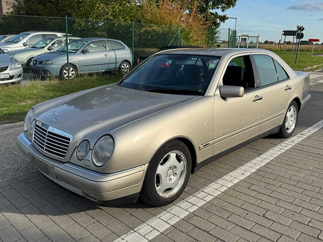 1998 mercedes e220 cdi personenauto - afbeelding 1 van  50