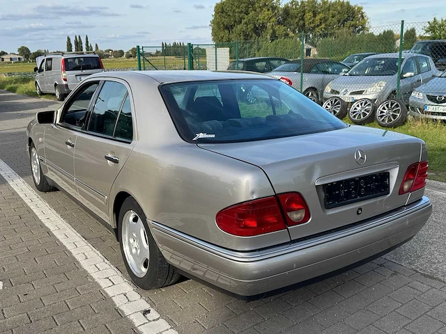 1998 mercedes e220 cdi personenauto - afbeelding 23 van  50