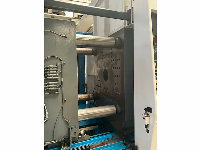 1998 netstal synergy 1500 spuitgietmachine - afbeelding 20 van  32