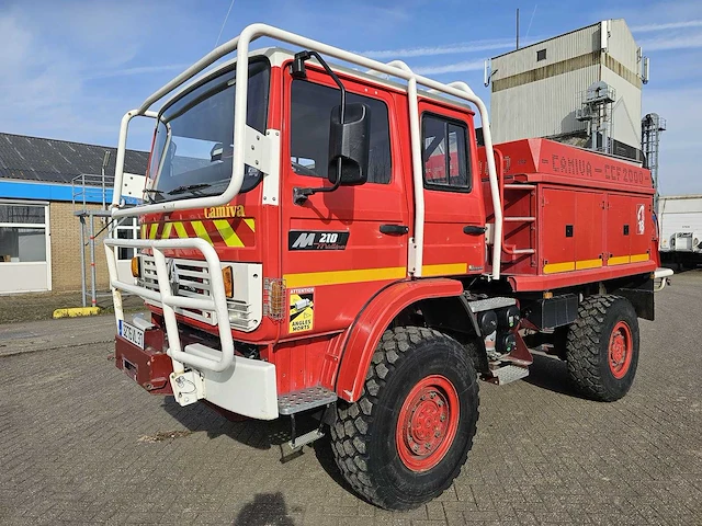 1998 renault m210 2000l watertank vrachtwagen - afbeelding 1 van  22