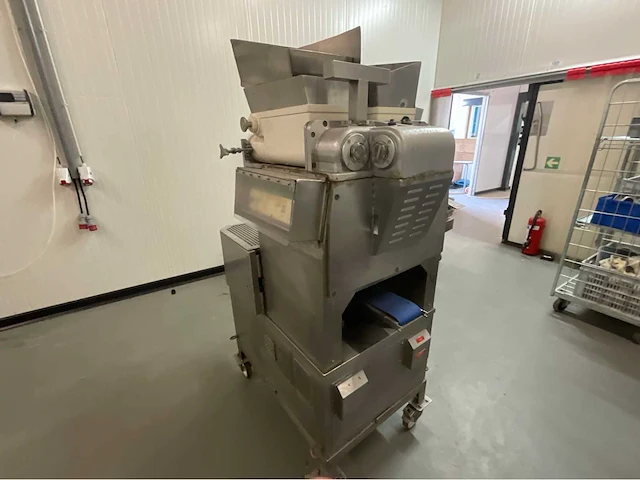 1998 rheon cornucopia kn200 kaas & room verwerkingsapparatuur - afbeelding 4 van  11