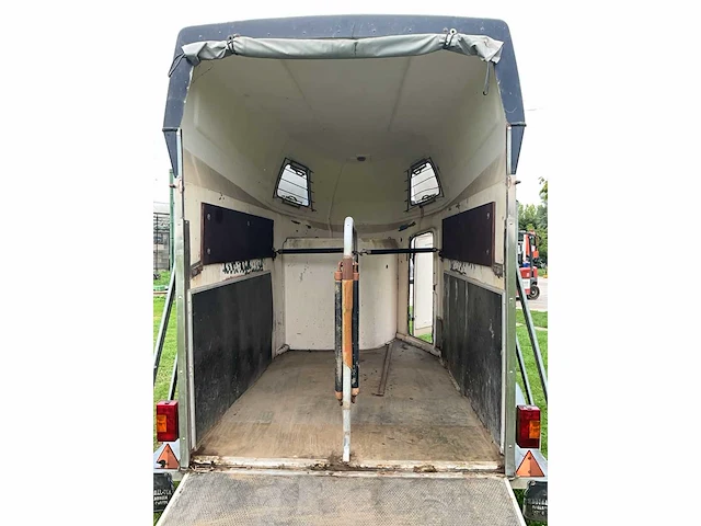1998 sluis mb1700bt paardentrailer - afbeelding 18 van  33