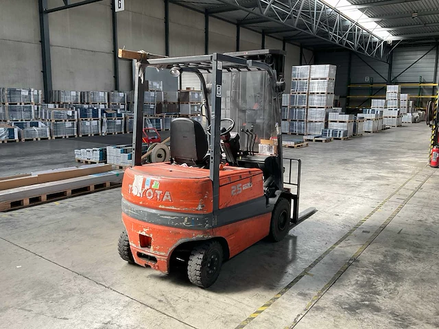 1998 toyota fbmf25 vorkheftruck - afbeelding 12 van  16