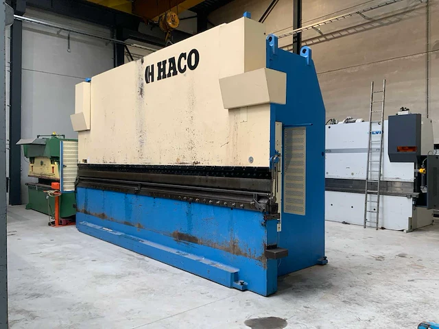 1999 haco cnc hydraulische kantbank - afbeelding 1 van  10