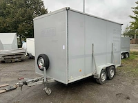 1999 henra ta2000 aanhangwagen