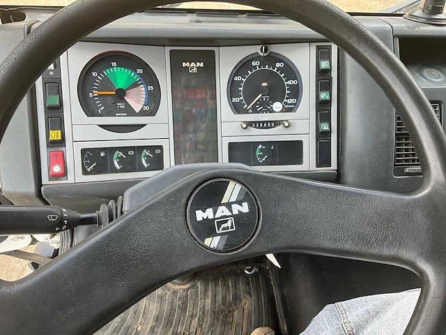 1999 man vrachtwagen trekker - afbeelding 17 van  41