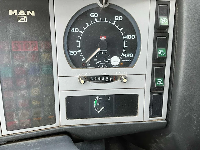 1999 man vrachtwagen trekker - afbeelding 18 van  41
