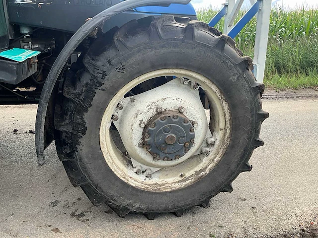 1999 new holland tl90 vierwielaangedreven landbouwtractor - afbeelding 8 van  26